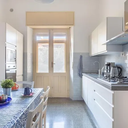 Casa Eleonora Con Parcheggio 別荘 オリスターノ